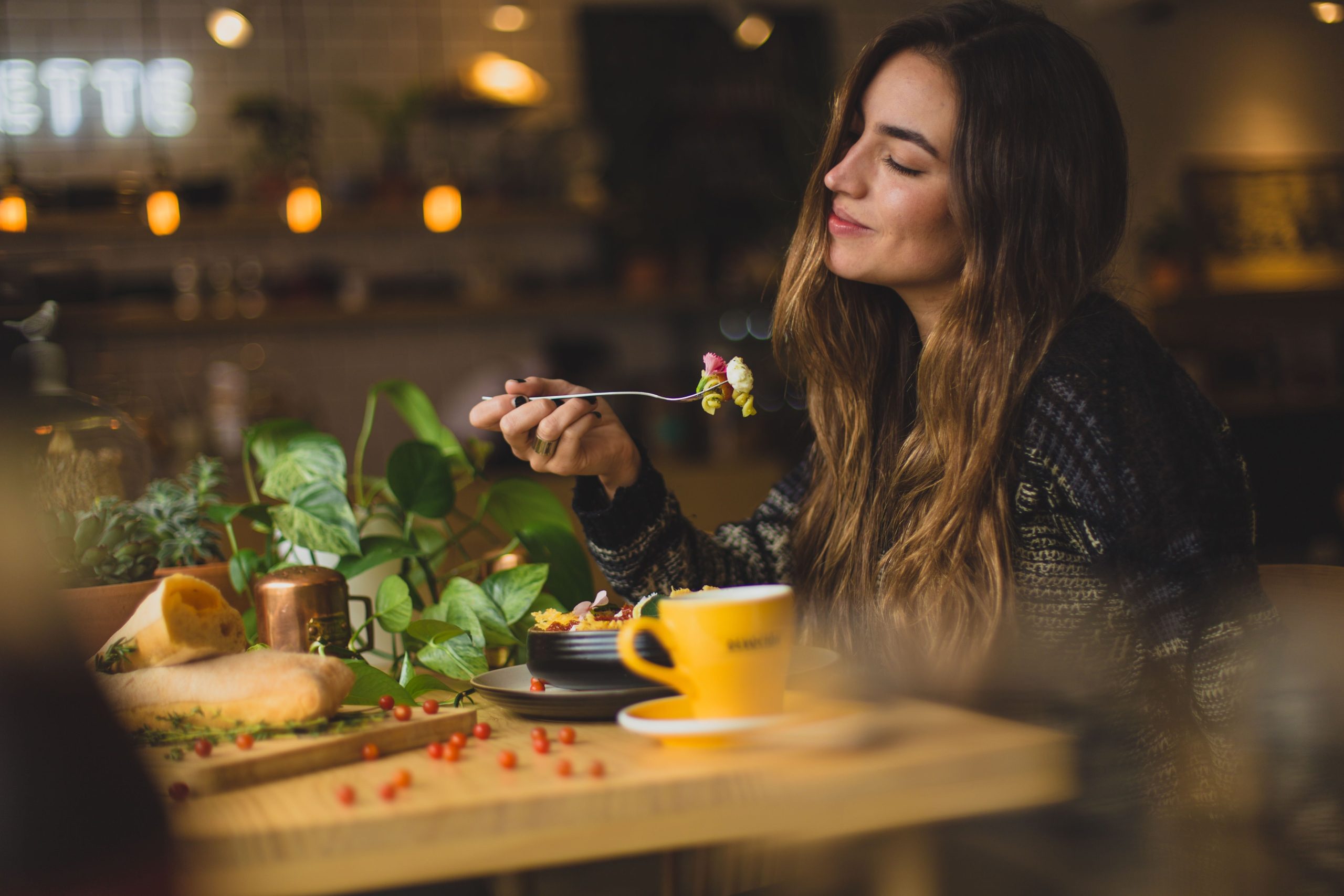 Mindful Eating: Strategies for Enjoying Meals Out Without Overindulging