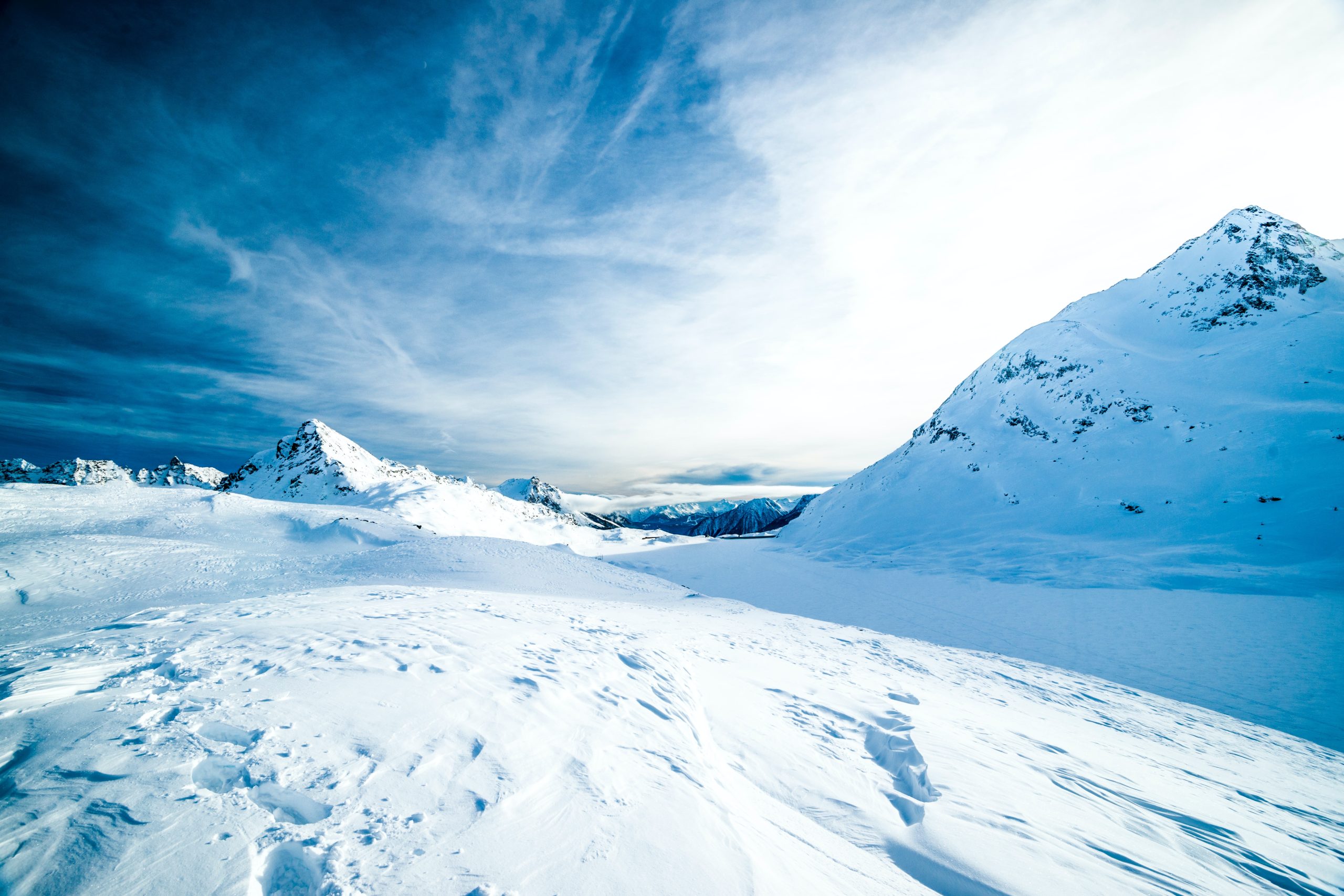 Geographical Factors at Play: Explaining the Difference in Winter Weather Between the East and West