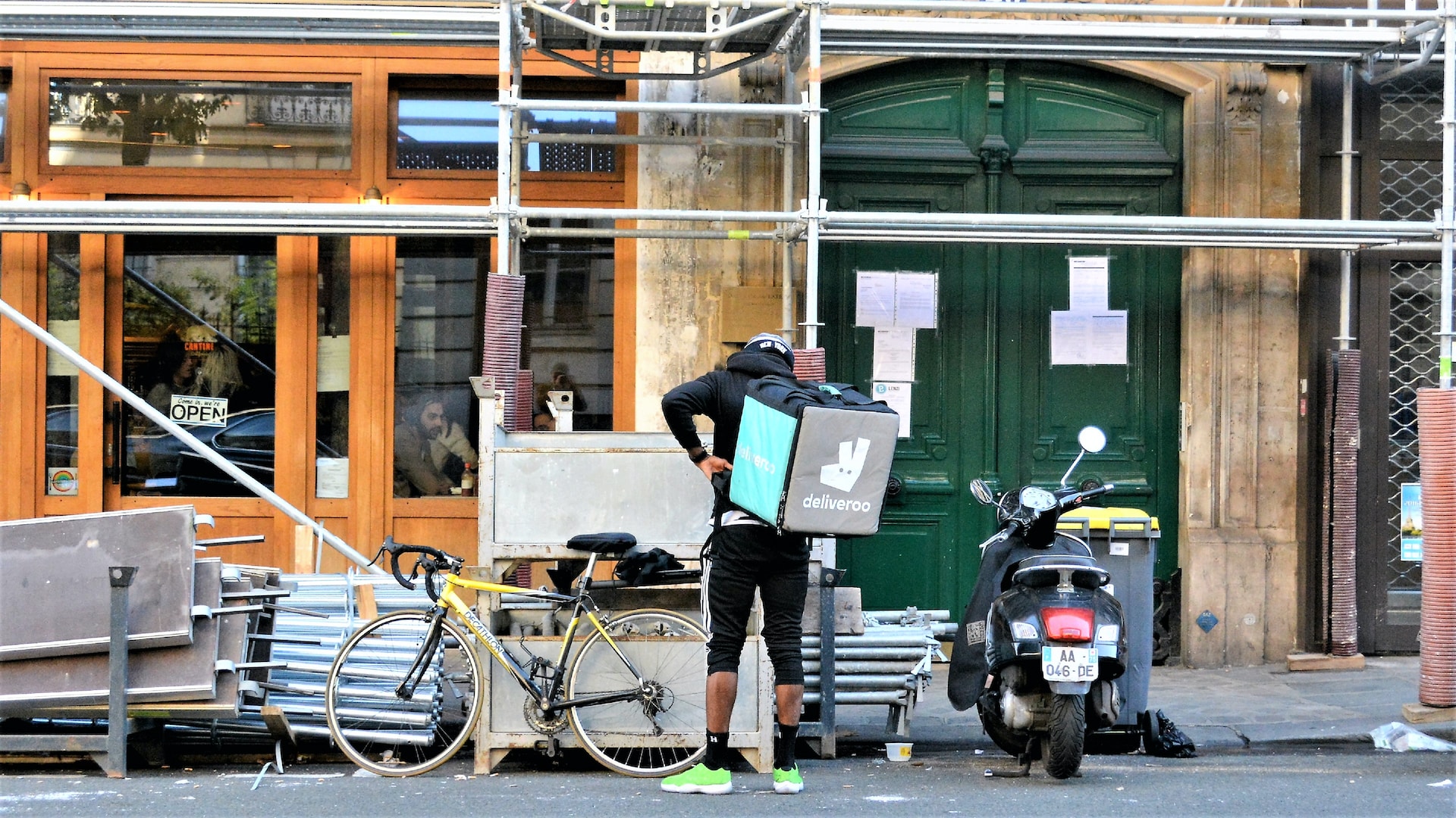 Customers’ Changing Tastes: Deliveroo Reports 9% Drop in Takeout Orders