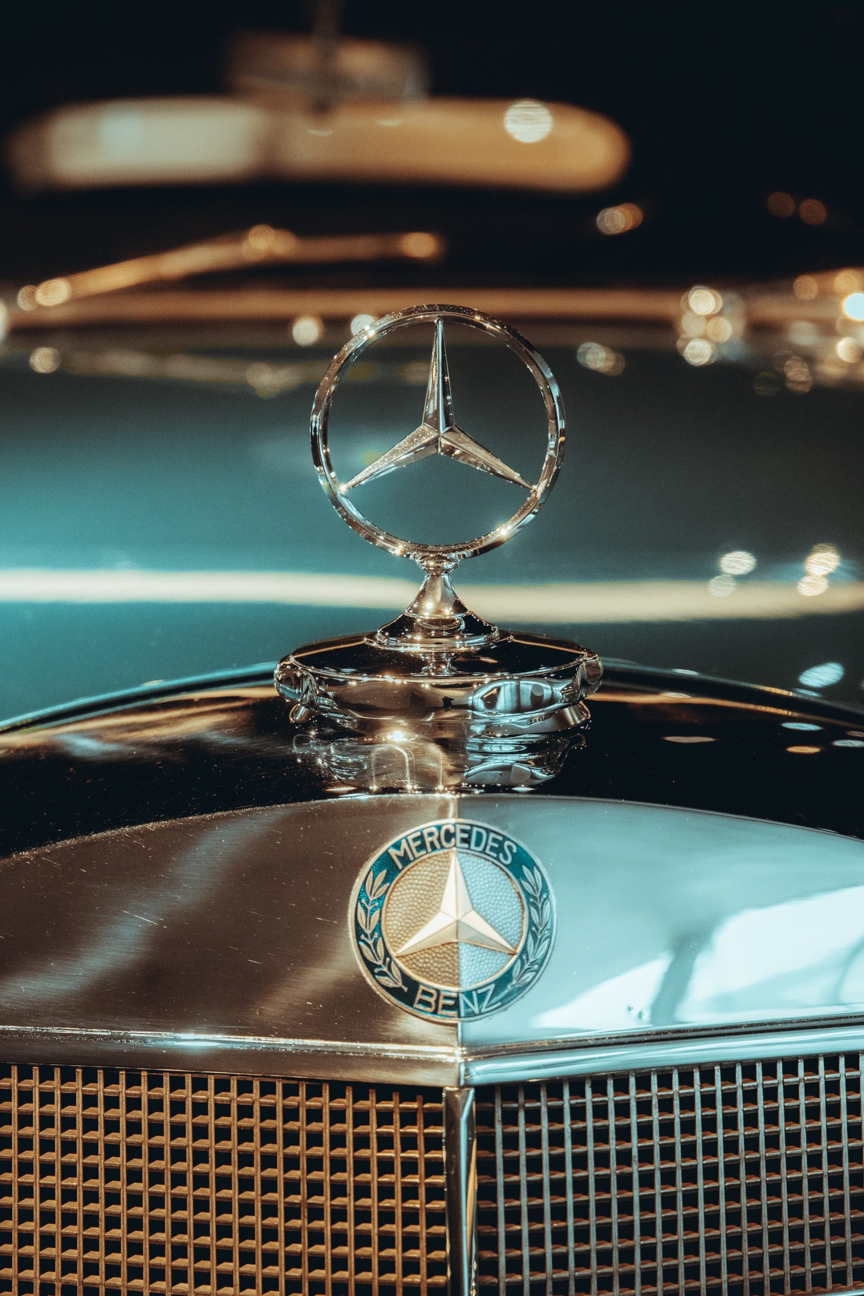 Luxury pricing: Mercedes increases prices, sees strong returns