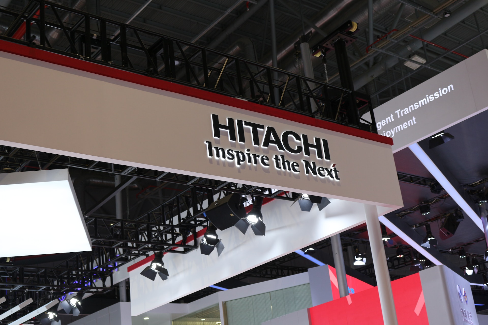 Fujitsu and Hitachi Double Down on Share Buybacks to Boost Corporate Value