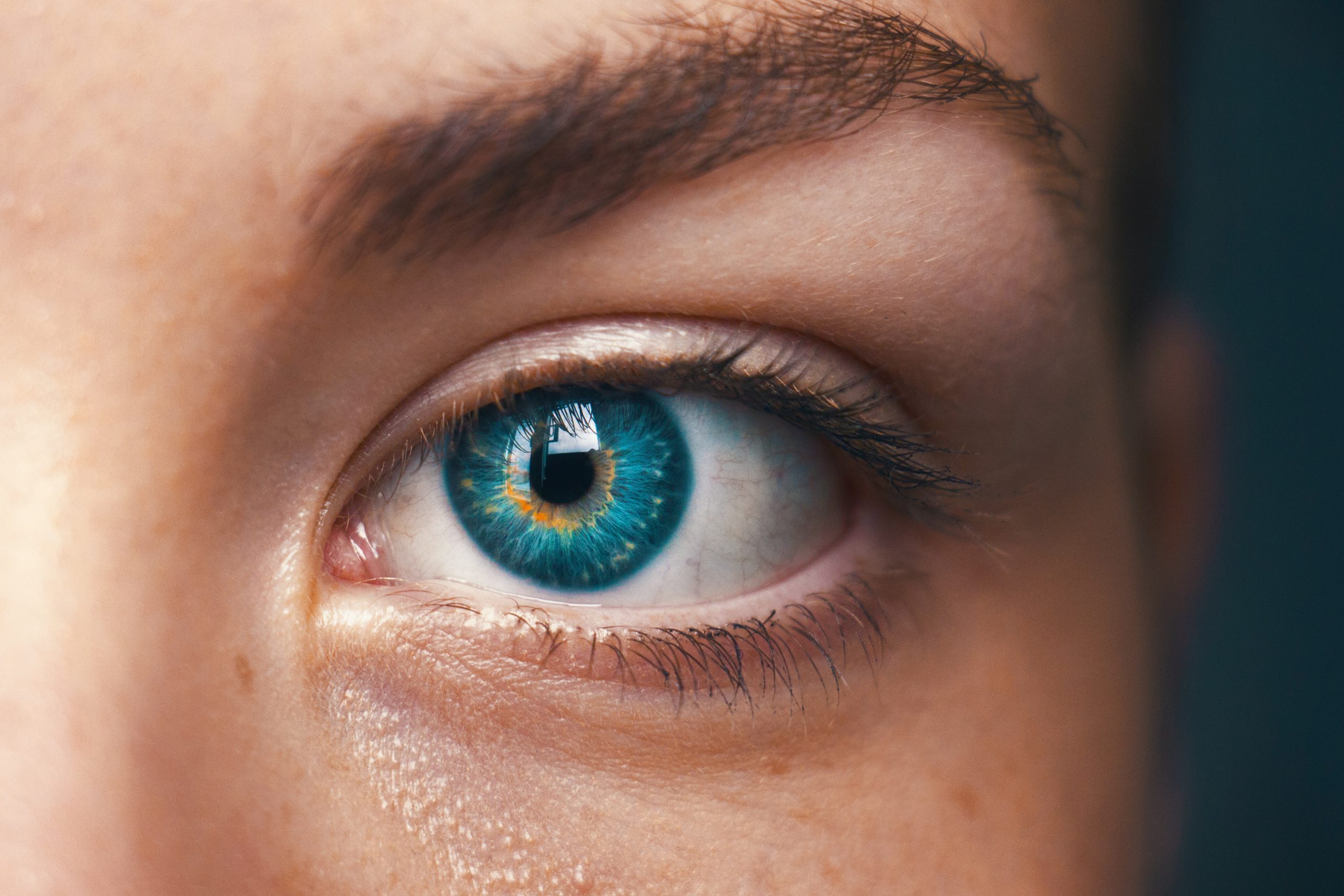 5 ways to Brighten Your Eyes and Boost Your Confidence