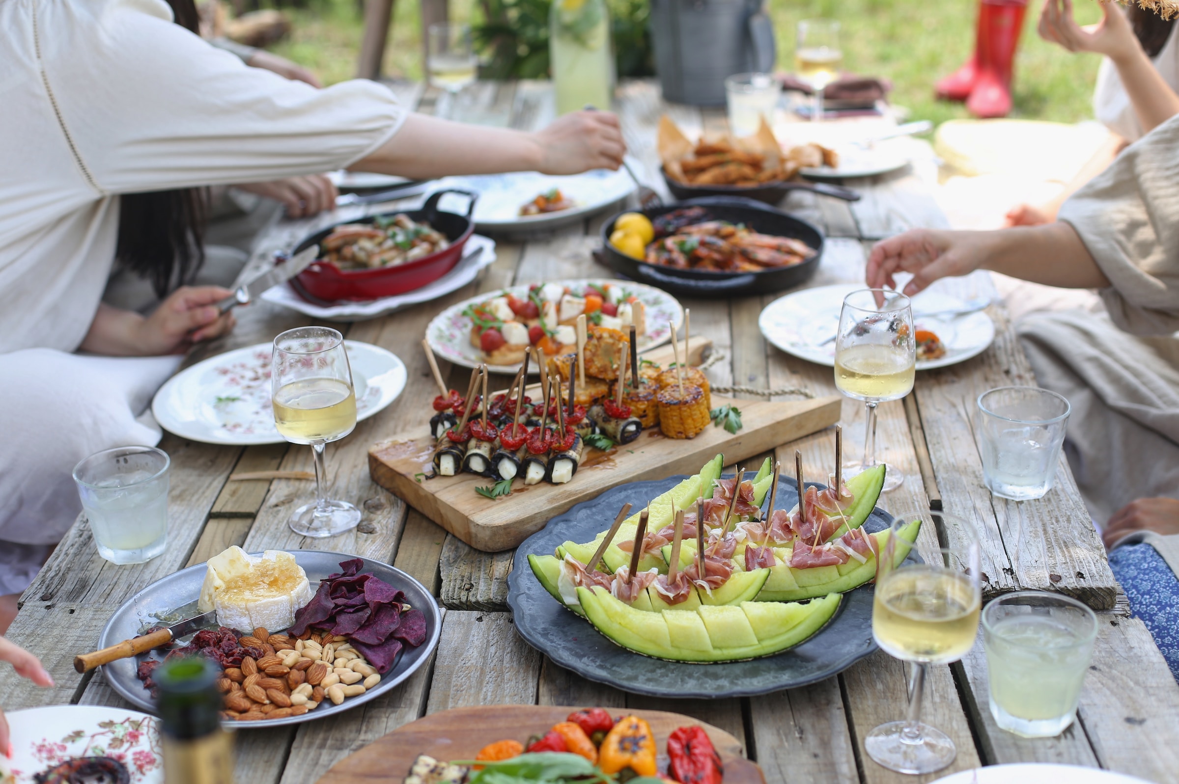 The Art of Entertaining: Hosting Memorable Gatherings with Impressive Foods