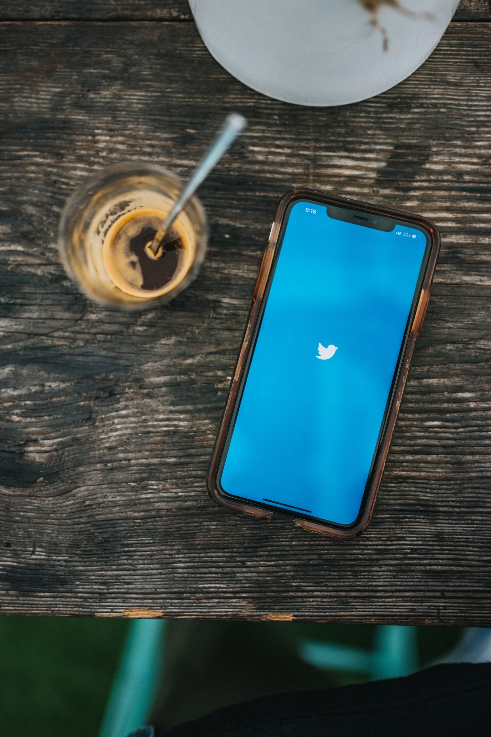 Twitter Engineering Boss Quits Amidst Ron DeSantis’ Disastrous Campaign Kickoff: Insider Insights Revealed