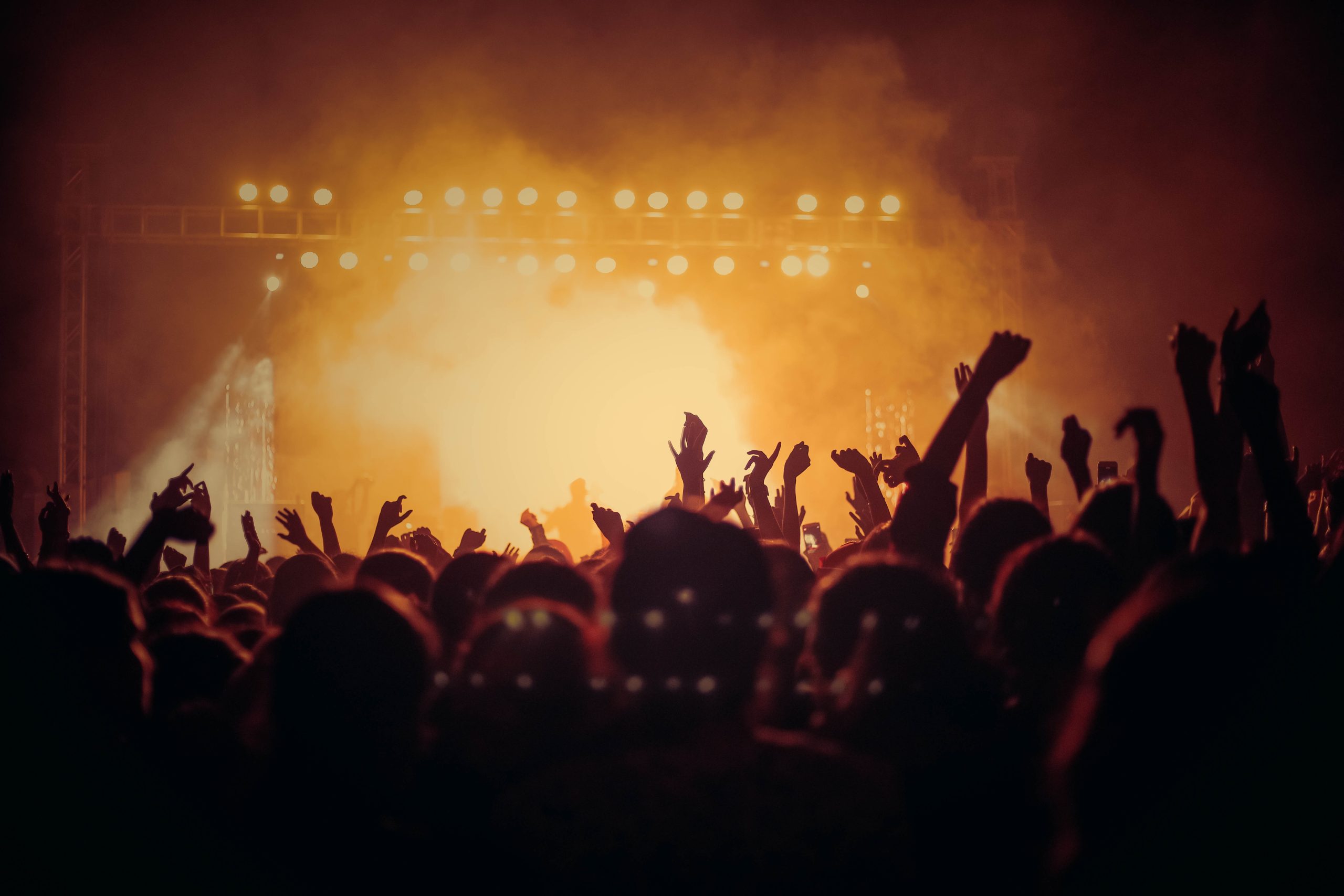 Virtual Reality and Audiovisual Immersion: The Future of Concerts and Festivals