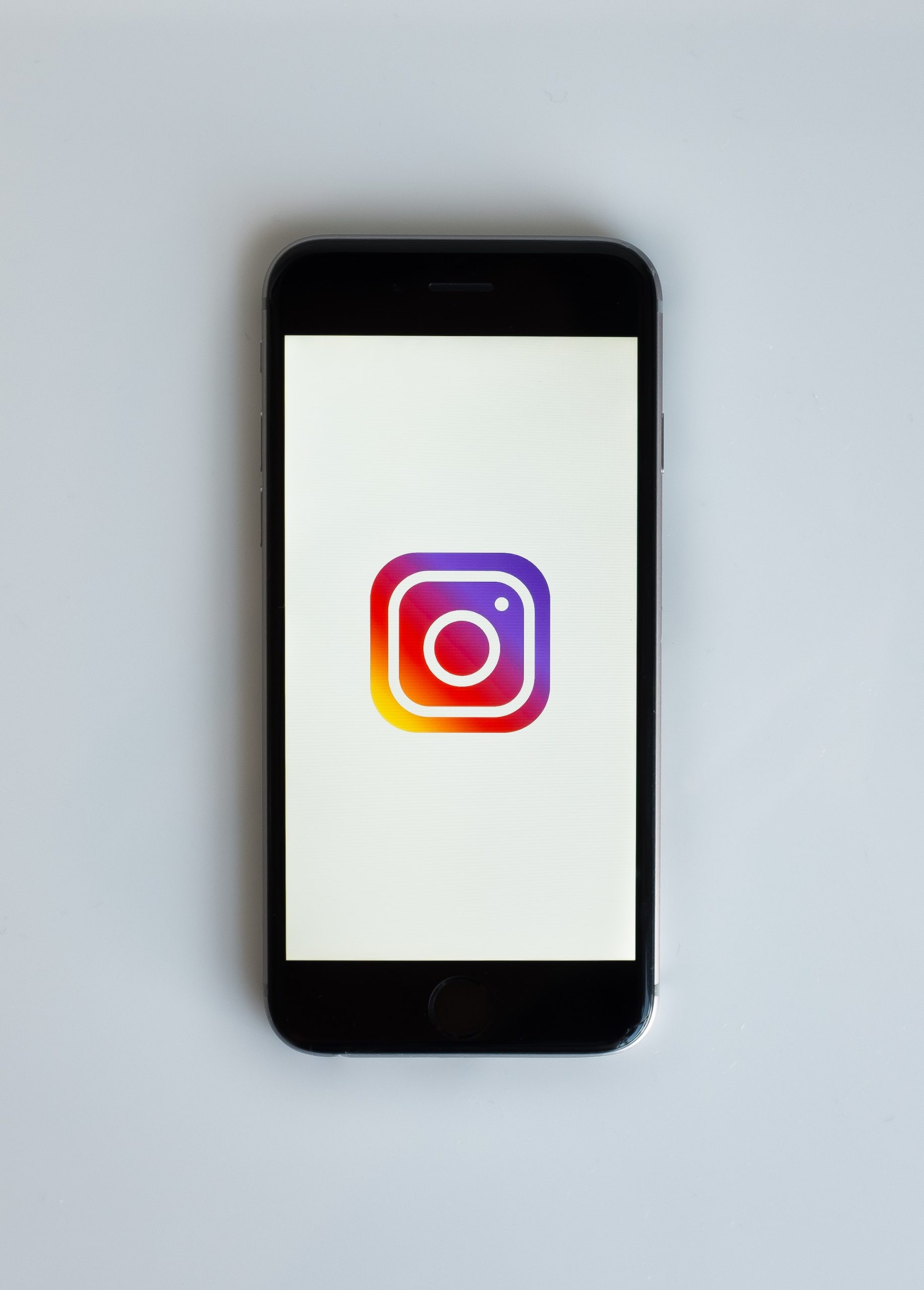 Instant Updates at Your Fingertips: Explore the Latest News, Eye-Catching Pictures, Captivating Videos, and Real-Time Reactions on Instagram!