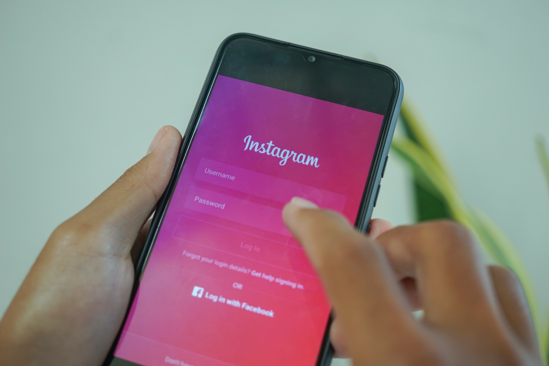 Navigating Instagram Downtime: Use the Instagram Outage Tracker to Stay in the Know