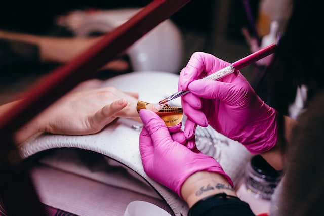 How to Prep Your Nails for a Dip Powder Manicure: A Step-by-Step Guide