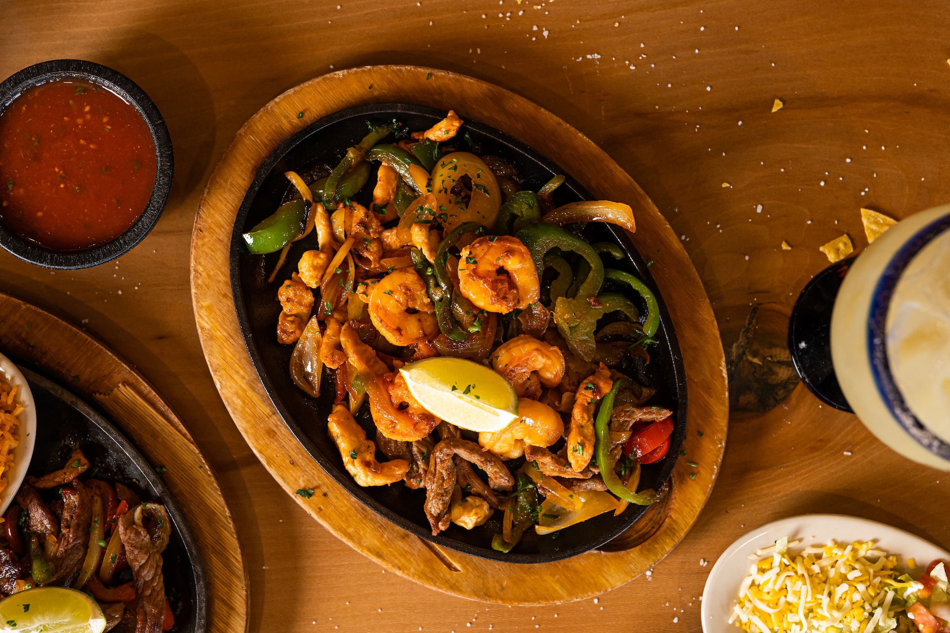 Effortless Tex-Mex Delight: One-Pan Chicken Fajitas Made Simple