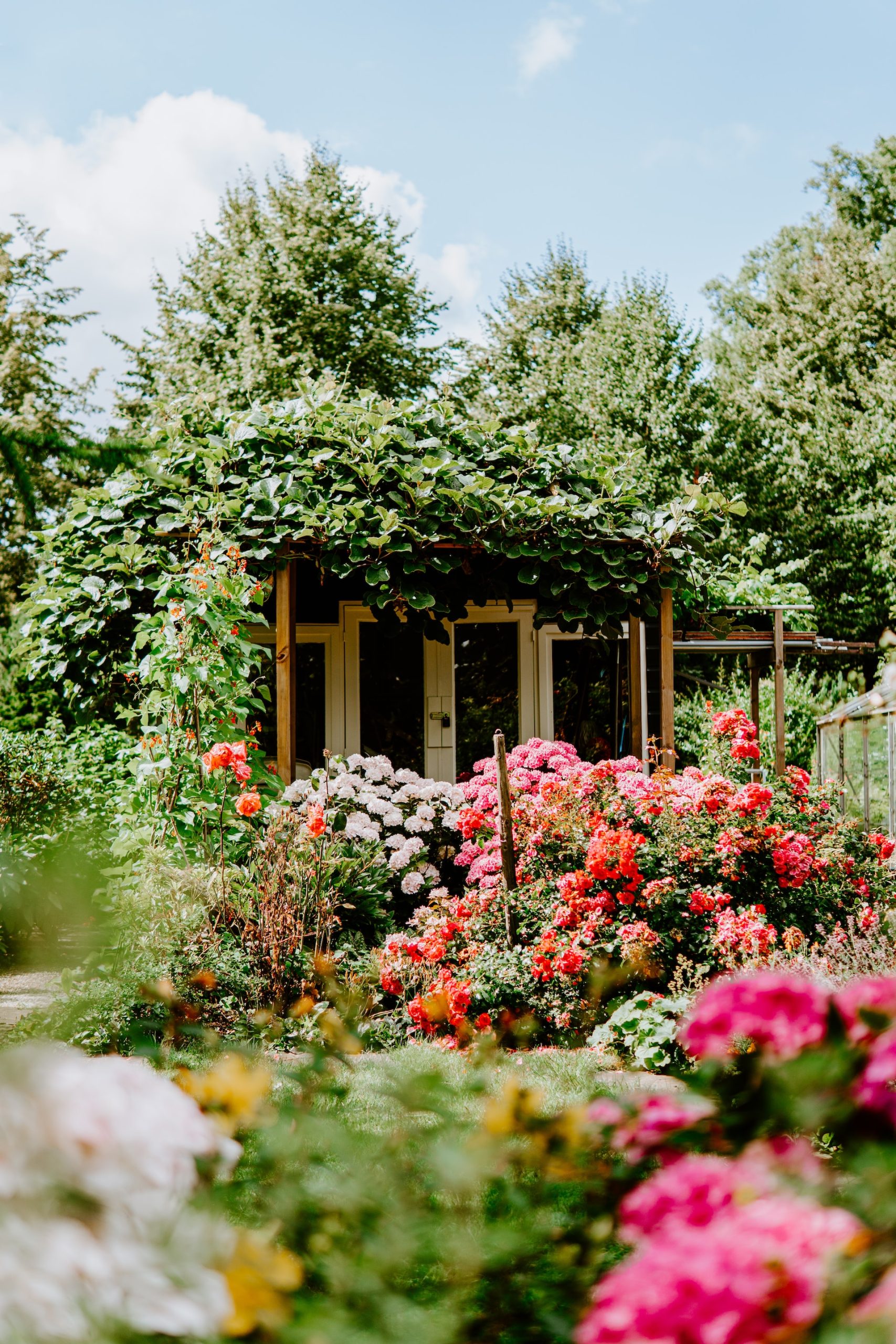 Gardener’s Toolbox: Essential for Eco-Friendly Gardening Tools