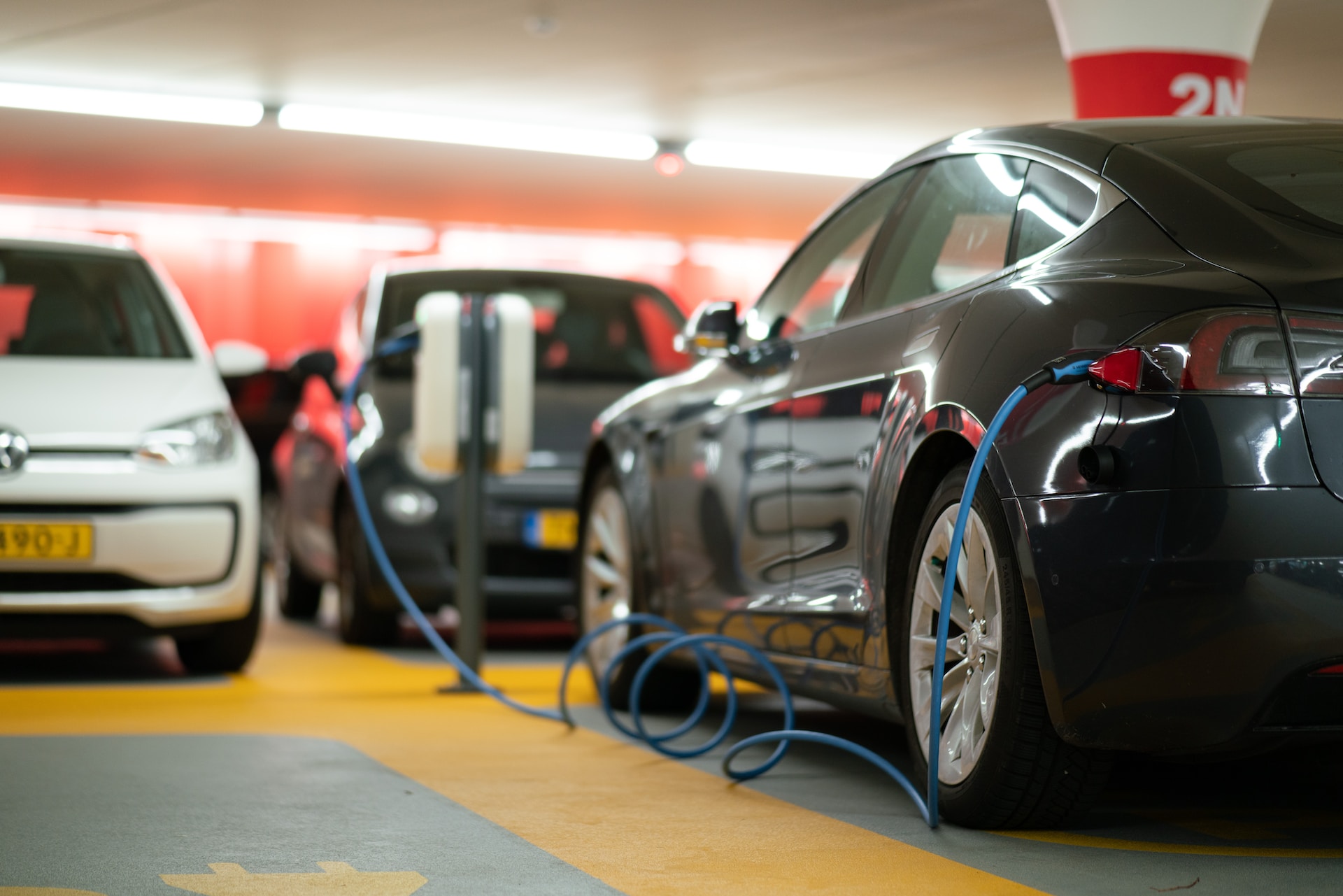 Charging Ahead: Walmart’s Expansion of EV Charging Infrastructure at 100 Stores