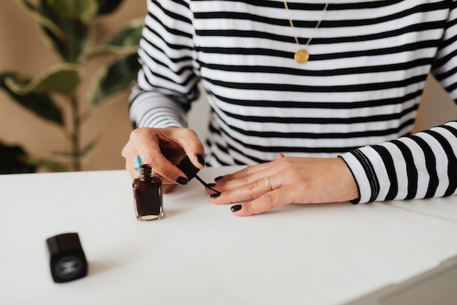 Discover the 11 Best Techniques to Dry Your Nail Polish Faster for Smudge-Free Nails