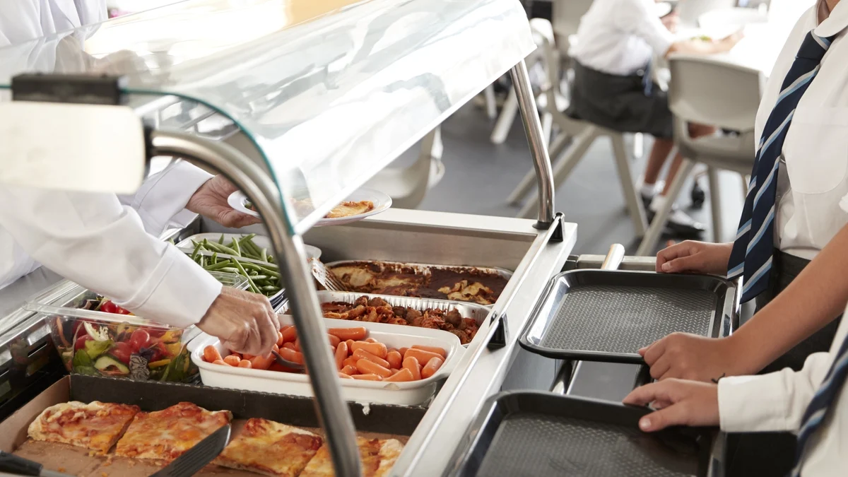 From Nuggets to Farm-to-Table: Revolutionizing School Lunches