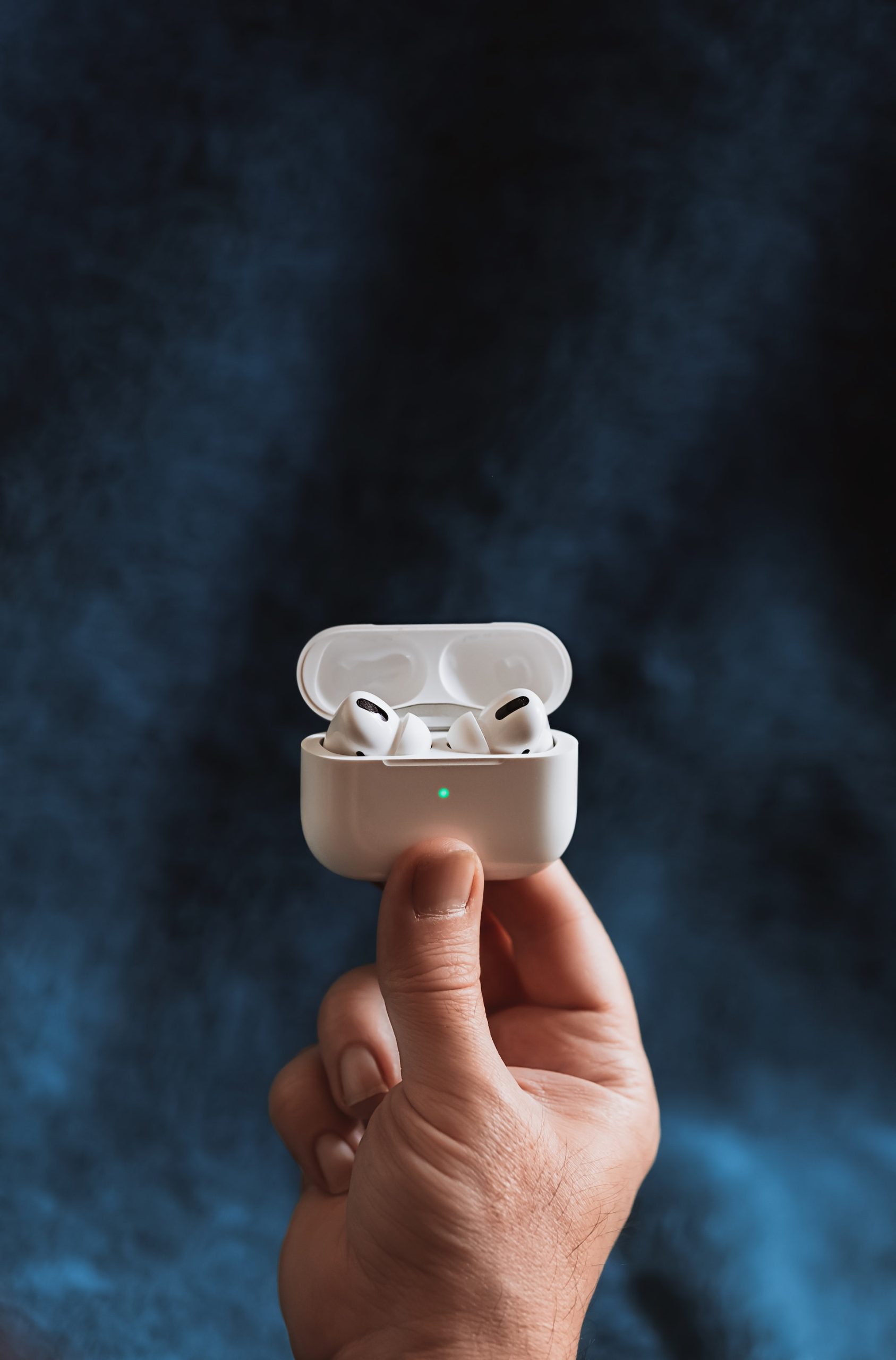 Wet AirPods SOS: Expert Tips for Water Mishaps