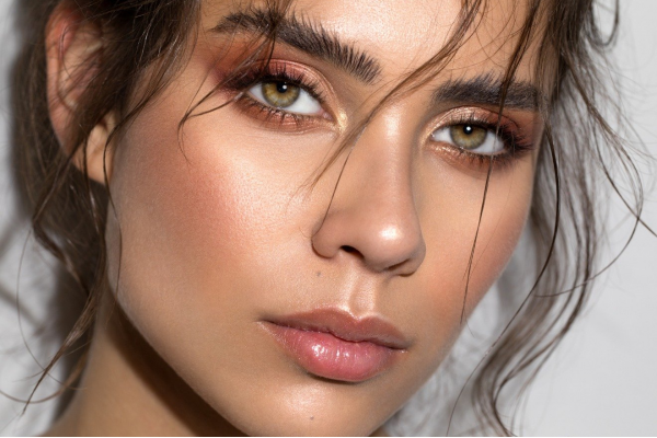 Naturally Enhance Your Skin: 5 Makeup-Free Glow Hacks