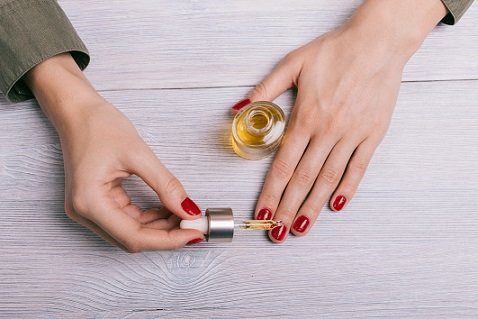 Nail Growth Serum: DIY Tips