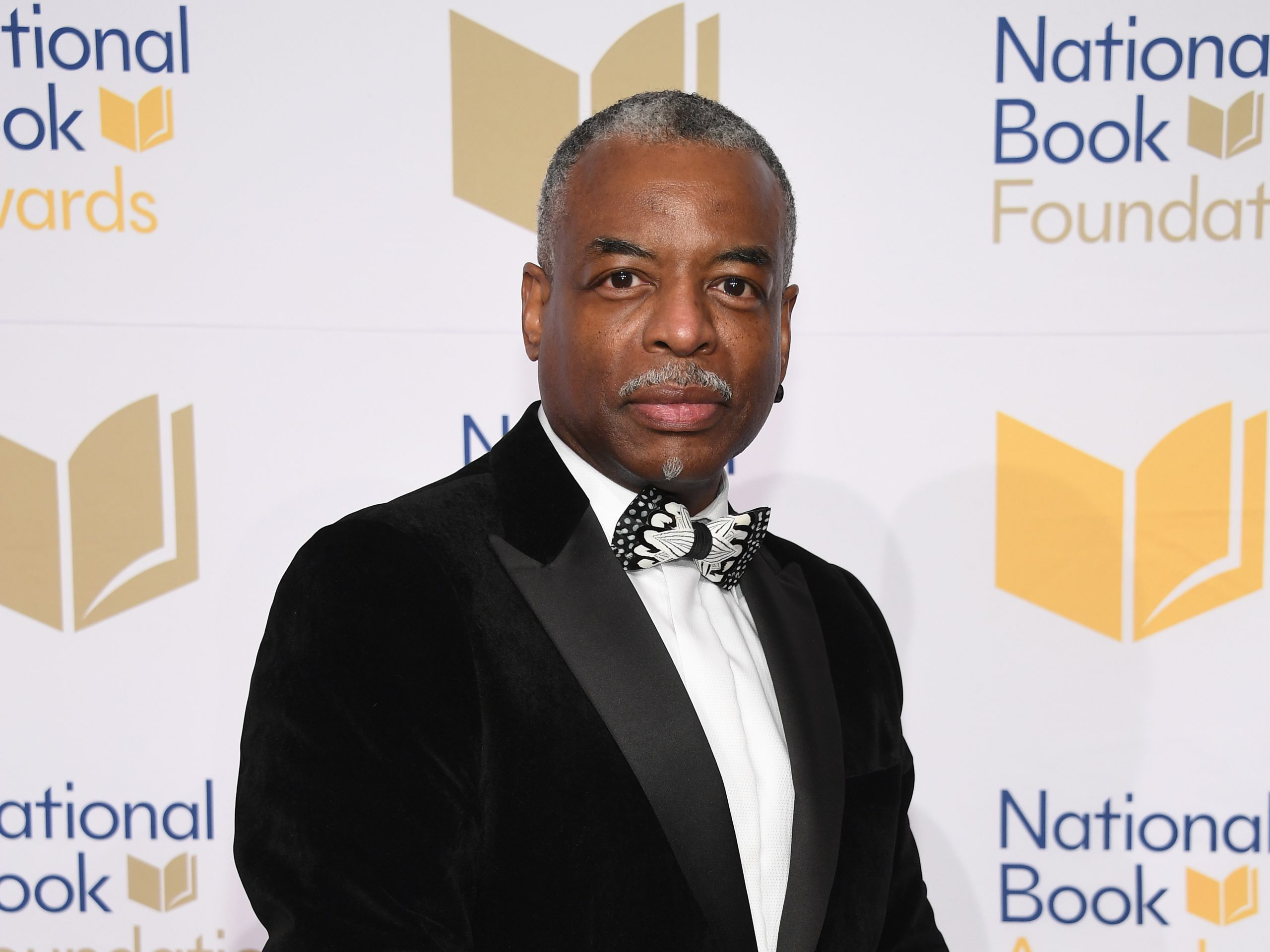 From Reading Rainbow to Awards Spotlight: LeVar Burton as Host