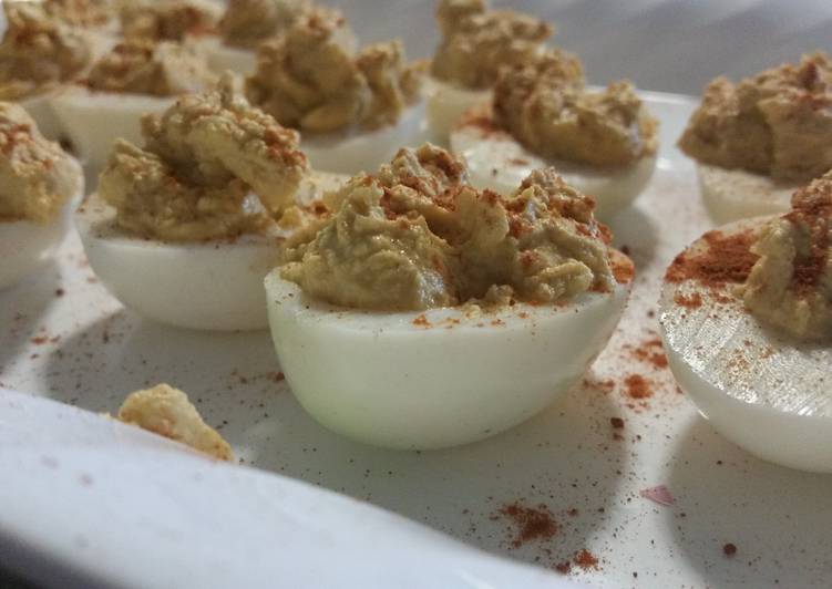 “Discover the Legacy of ‘Fatboy’s Deviled Egg’ Recipe: A Thanksgiving Tradition