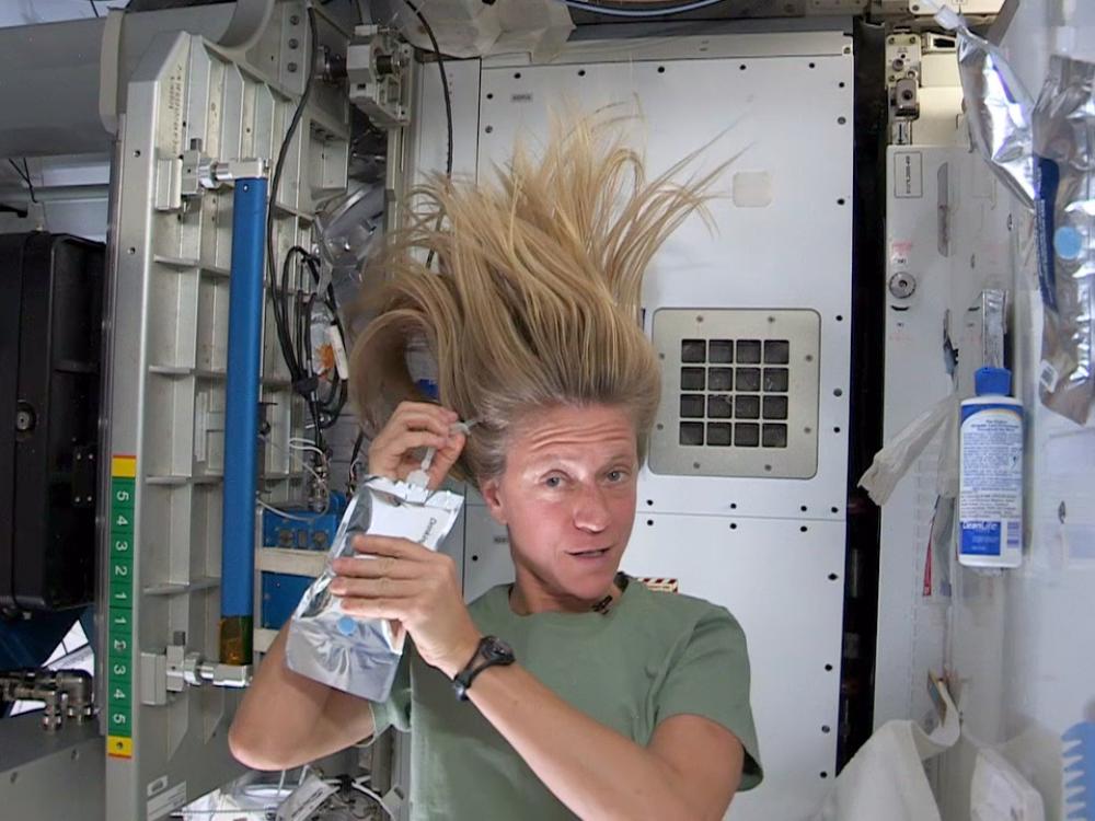 Astronaut Hygiene in Zero Gravity