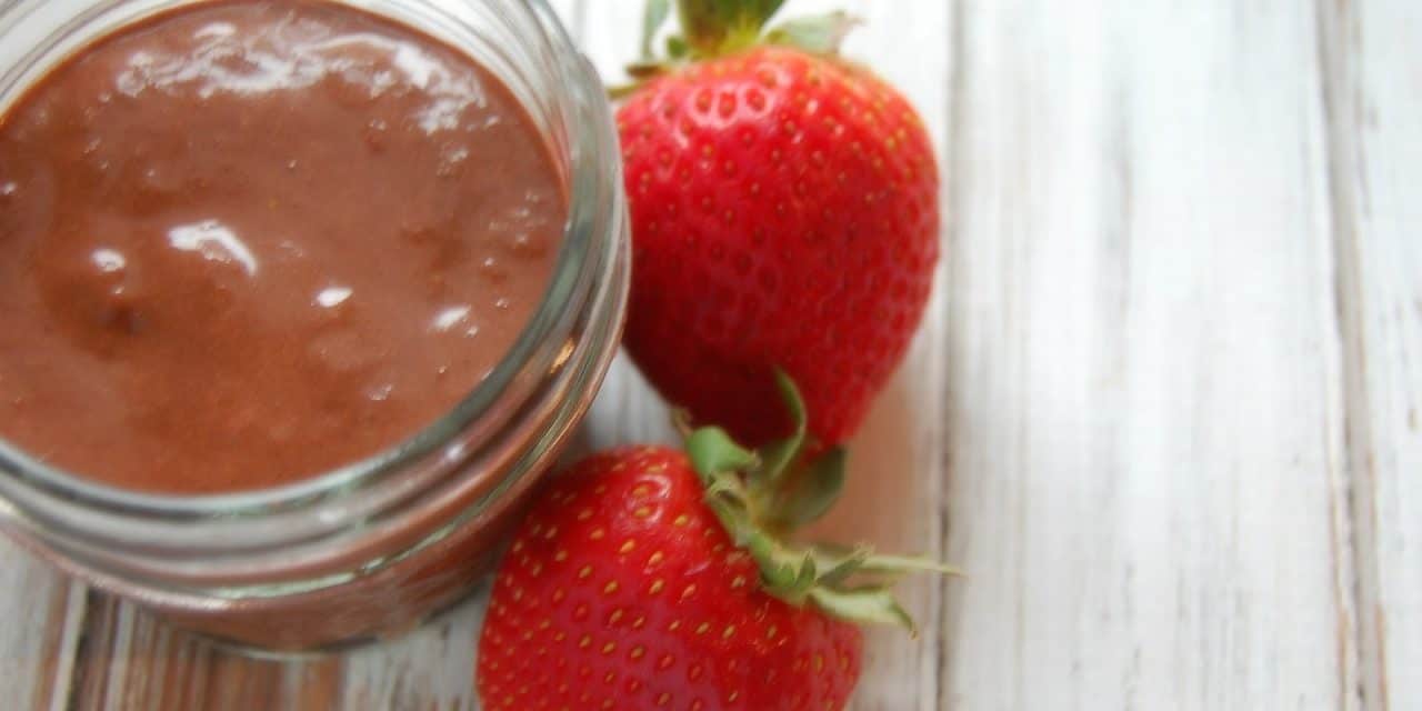 Chocolate-Strawberry Face Mask for Spa-Like Results