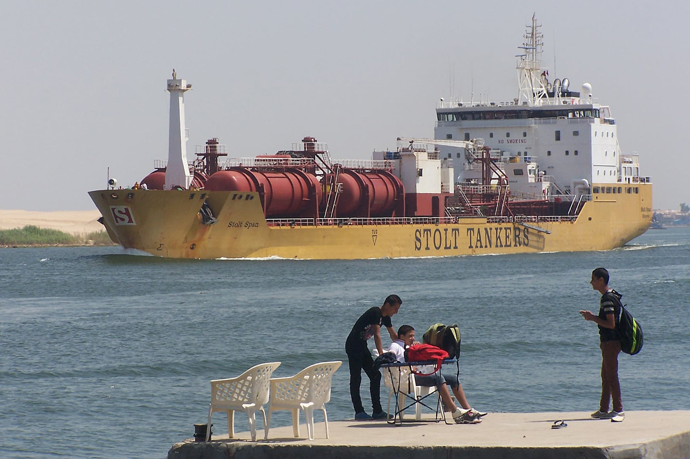 Oil prices could spike 20%, possibly double if Middle East conflict disrupts Strait of Hormuz