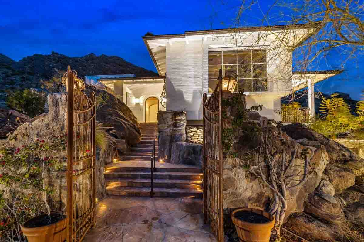 Suzanne Somers’ Palm Springs Estate: A Luxurious Legacy at $8.95M