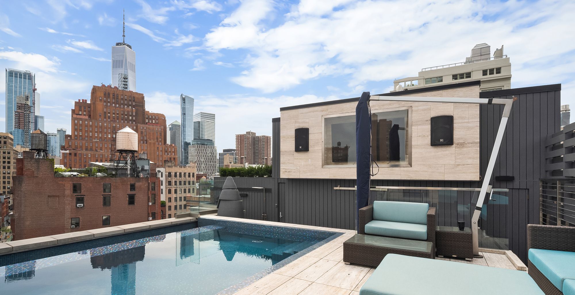 Discounted Dream: Manhattan Penthouse with Infinity Pool