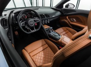 2023 Audi R8 Interior Features