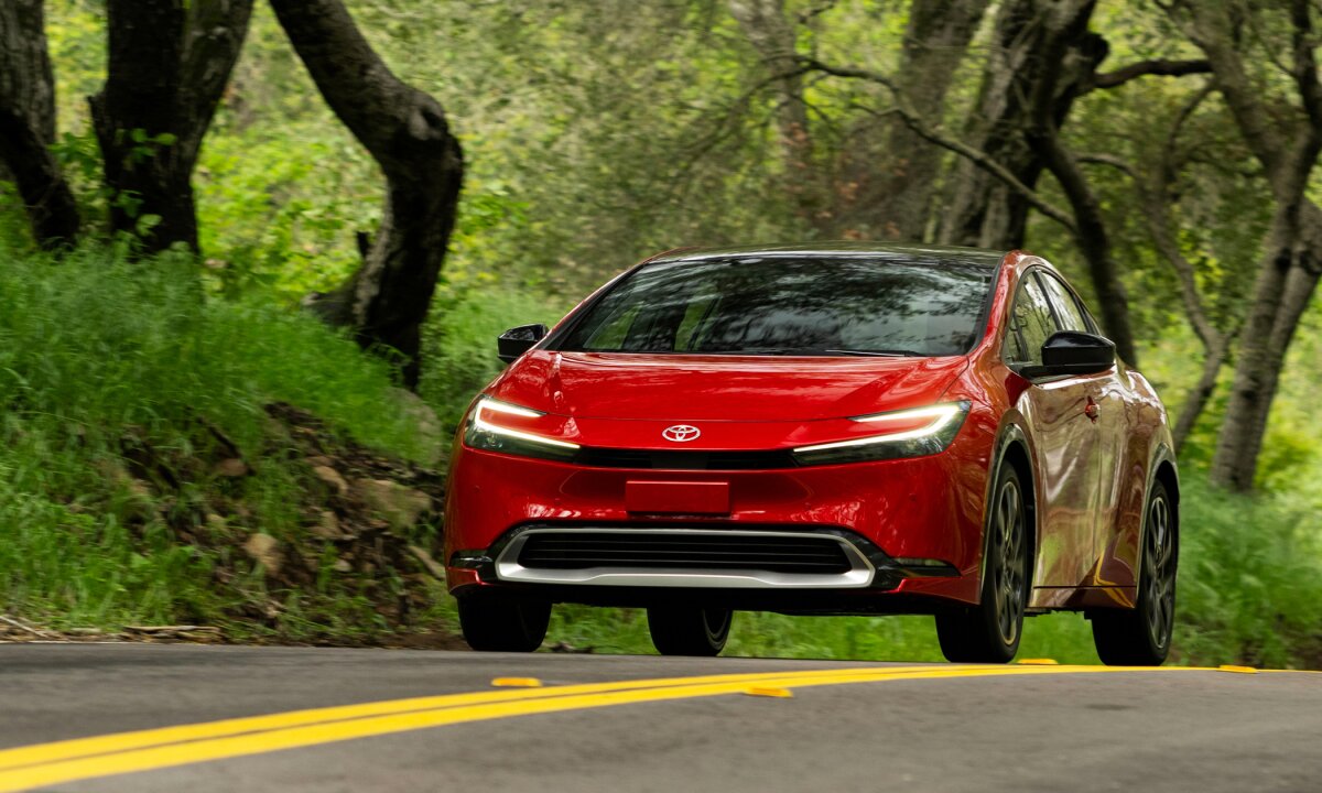 Tomorrow’s Drive: 2024 Toyota Prius Prime Review, Pricing, Specs