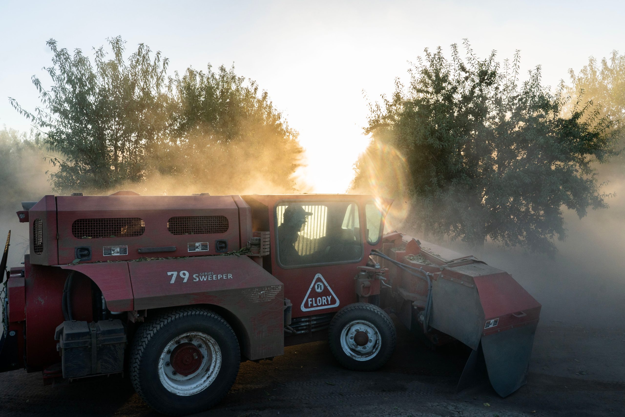 Investor Surge: Record Funds Flow into US Farmland