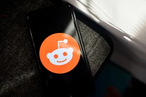 Reddit user share sales IPO