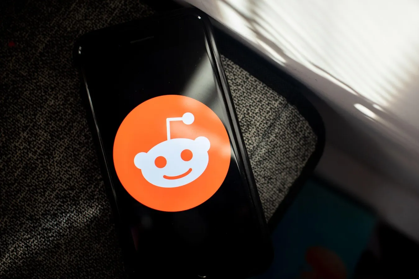 Data for Dollars: Reddit Cashing in on User Content