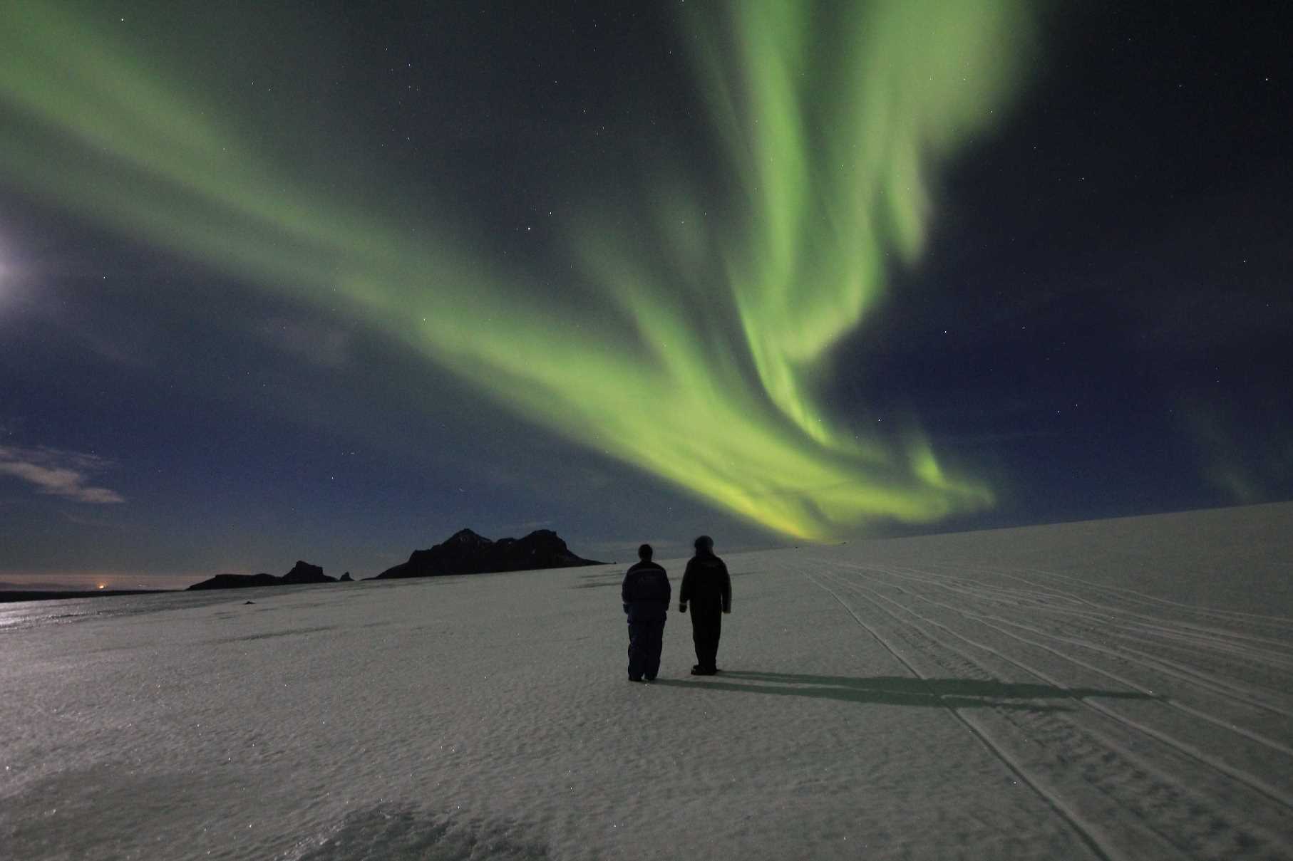 The Best Honeymoon Experiences in Reykjavik’s Landscape