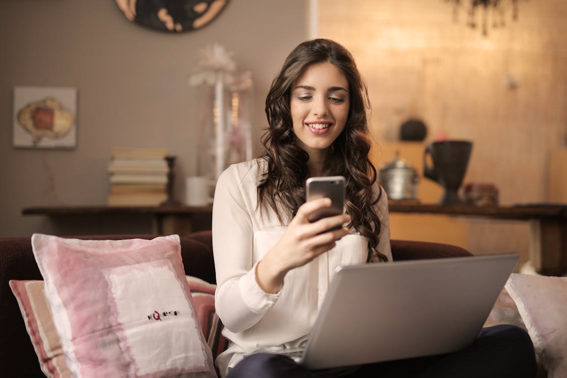 Navigating the World of Virtual Dating: Tips and Tricks