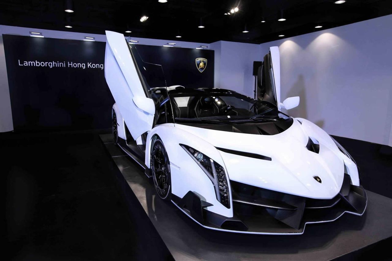 Lamborghini Veneno Roadster 2024: Experiencing the Apex of Automotive Engineering