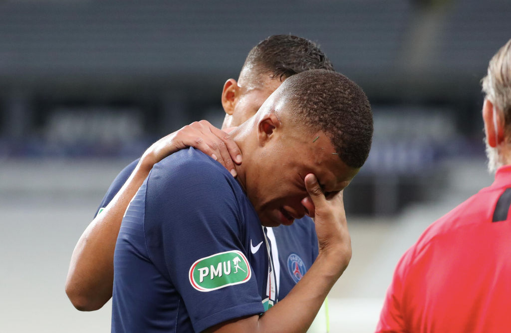 Kylian Mbappe Receives Mixed Farewell from Paris Saint-Germain Fans: An Icon’s Final Moments at PSG