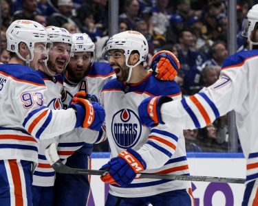 Edmonton Oilers Eliminate Vancouver Canucks in Game 7 Thriller