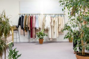 How to Build a Capsule Wardrobe on a Budget: A Smart Fashion Guide