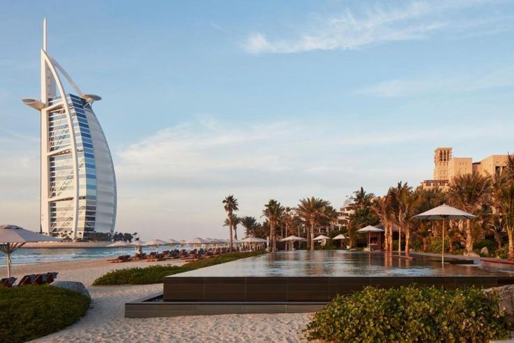 Beyond Shopping: Living the Luxury Life in Dubai